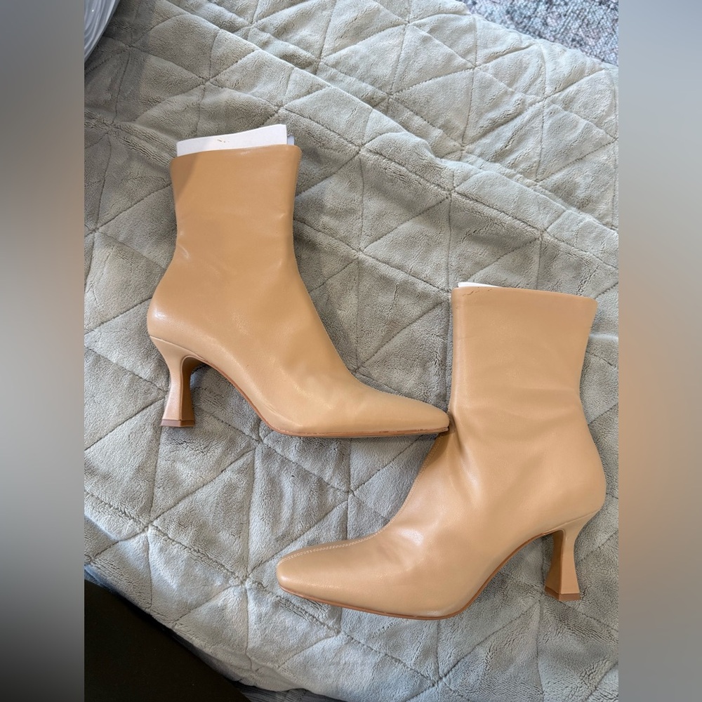 Dolce Vita Glamor Boots